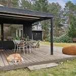 With Fire Pit And Space To Play Feriehus *