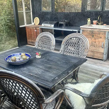 With Fire Pit And Space To Play Semesterbostad *