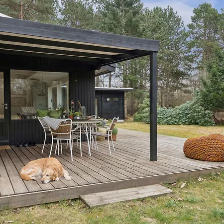 With Fire Pit And Space To Play Semesterbostad *