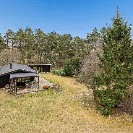 With Fire Pit And Space To Play Hébergement de vacances