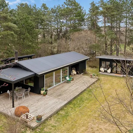 Semesterbostad With Fire Pit And Space To Play *
