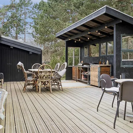 With Fire Pit And Space To Play Semesterbostad