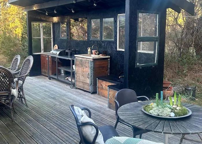 With Fire Pit And Space To Play * Højby