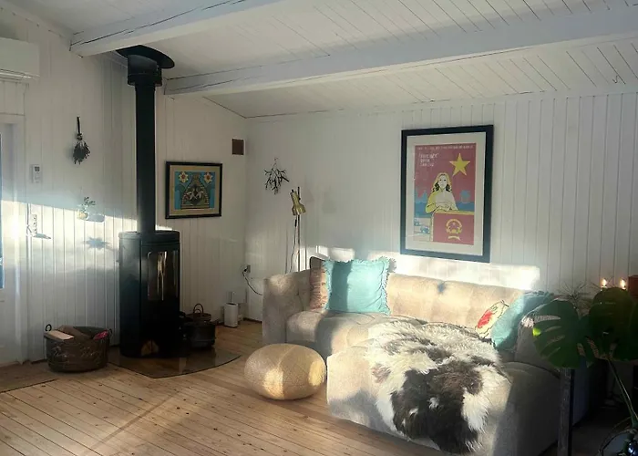 With Fire Pit And Space To Play בית נופש Højby