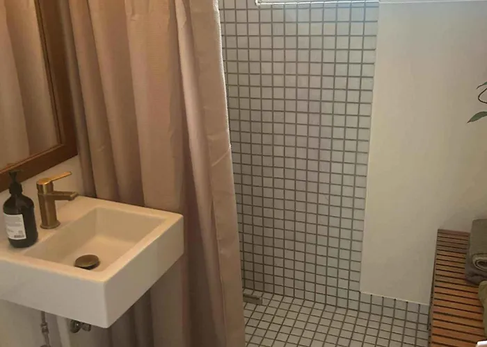 With Fire Pit And Space To Play בית נופש