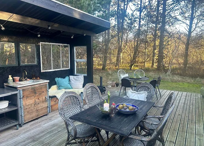 With Fire Pit And Space To Play 別荘 *